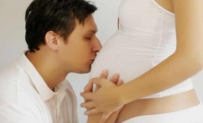 Aiutare la compagna in gravidanza: cosa fare