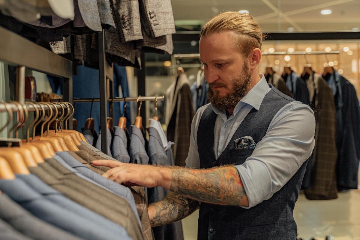 Cosa non deve mancare nell’armadio di un uomo di successo