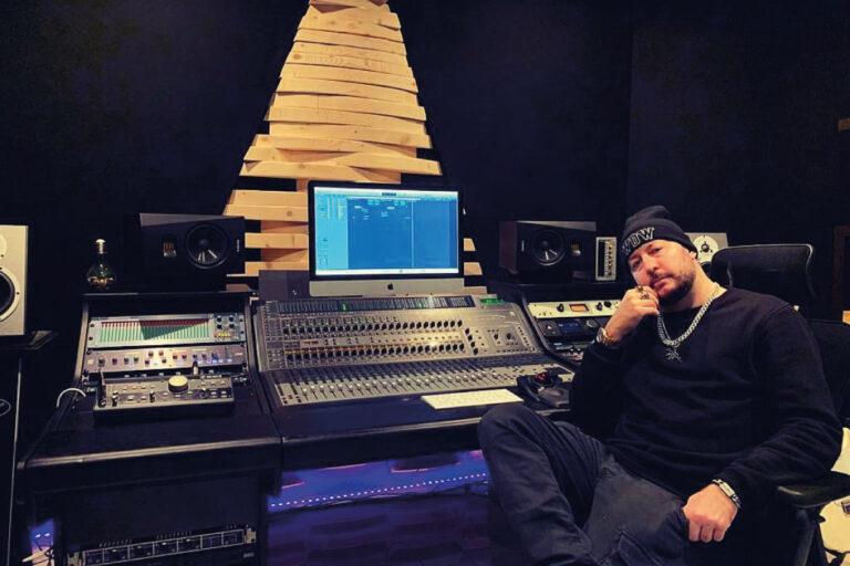 Vent’anni di rime e nessun rimpianto: MC Ivanhoe, il rapper che ha scelto di restare sé stesso