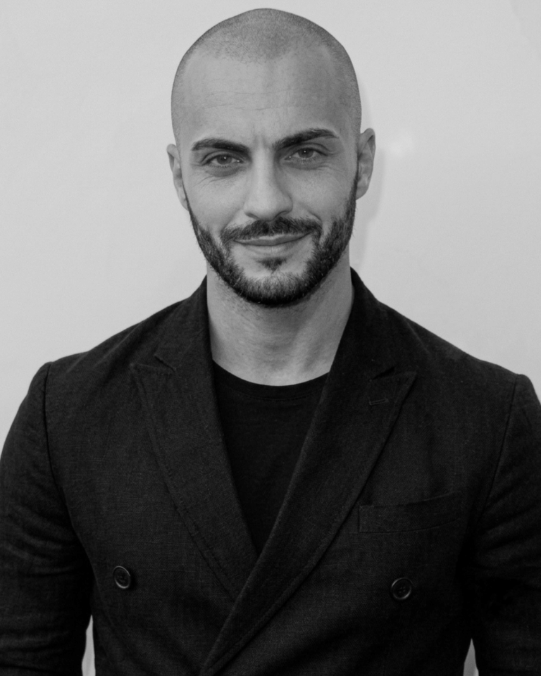 Alfonso Restivo: un uomo di successo, porta l’arte siciliana in Rai e Mediaset sino all’estero.
